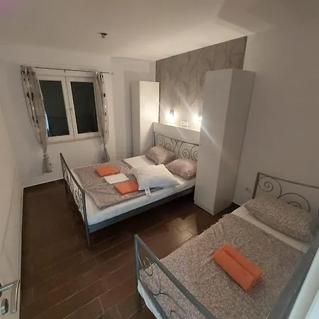 Apartment Velvet *